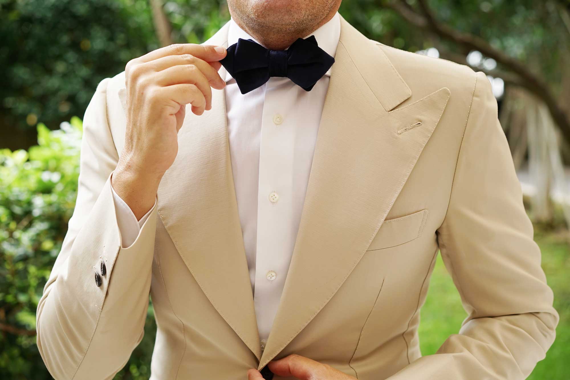 Navy Blue Bond Diamond Velvet Bow Tie