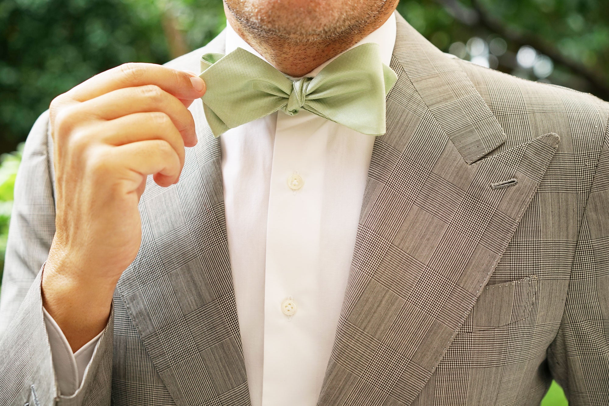 Light Mint Pistachio Green Self Tie Diamond Tip Bow Tie