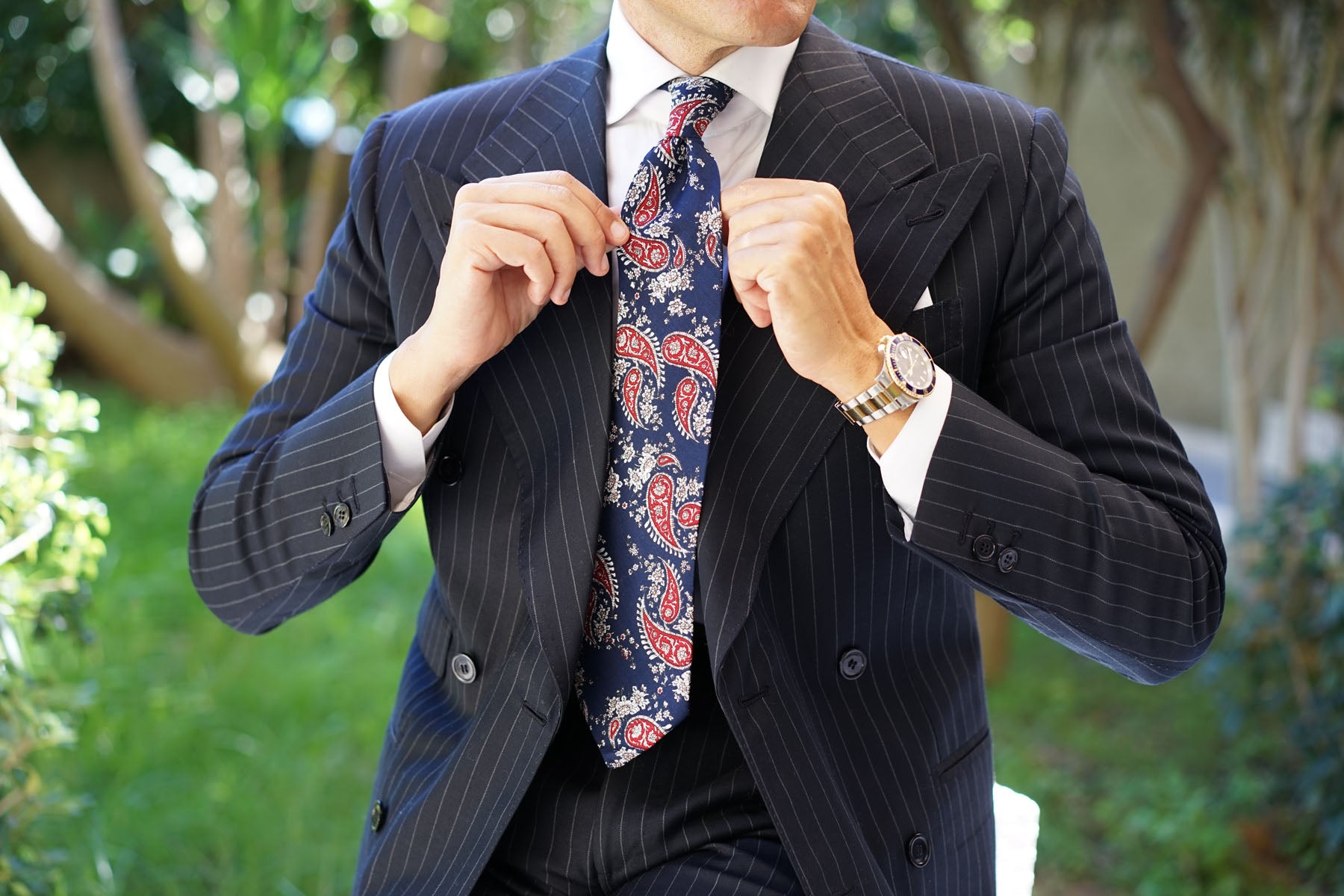 Trasimeno Blue with Red Paisley Tie