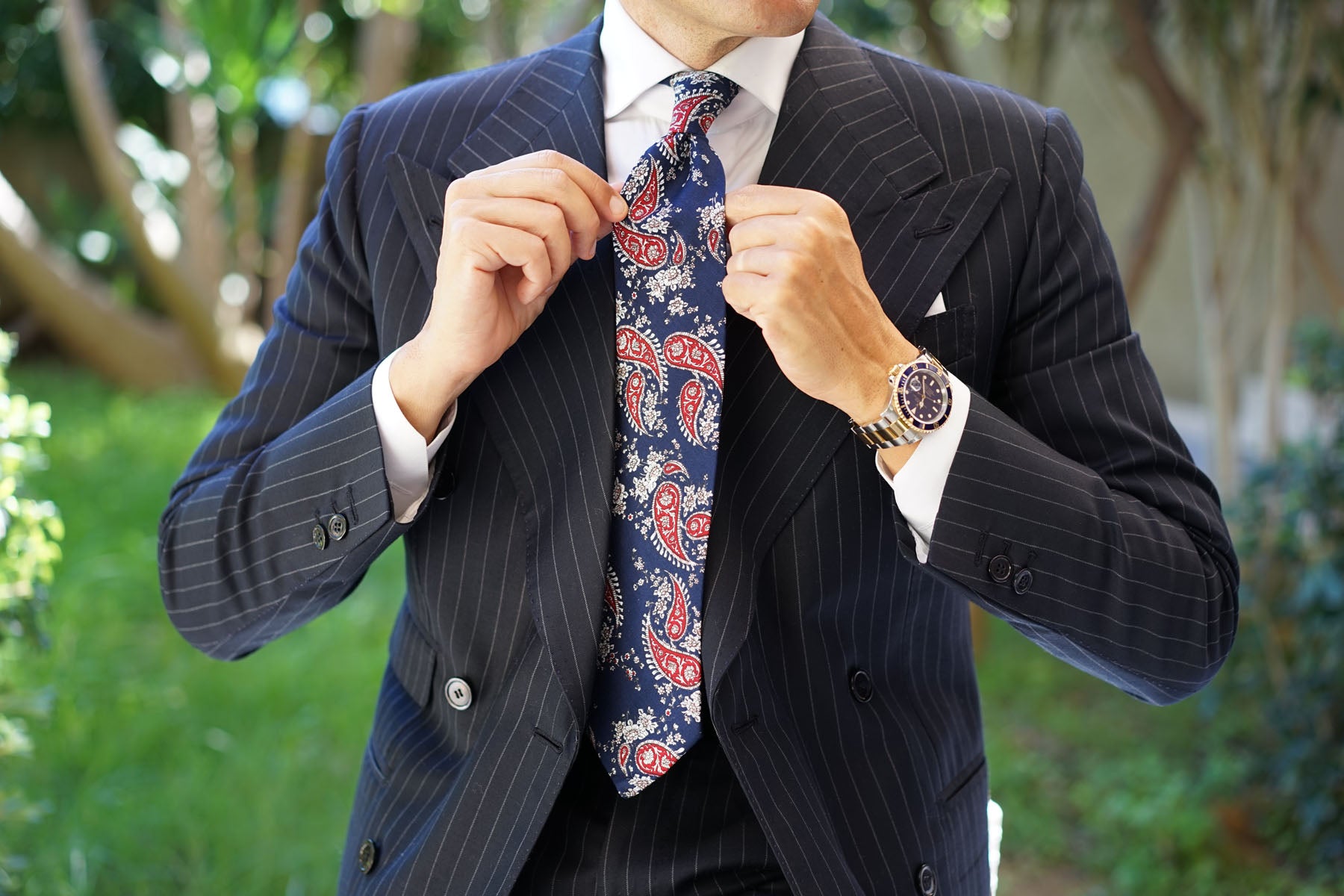 Trasimeno Blue with Red Paisley Tie