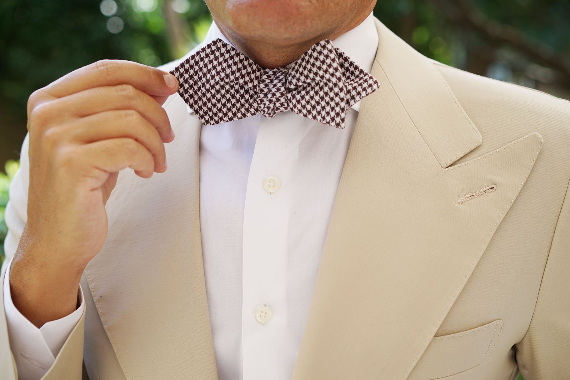 Cappuccino Houndstooth Brown Linen Diamond Self Bow Tie