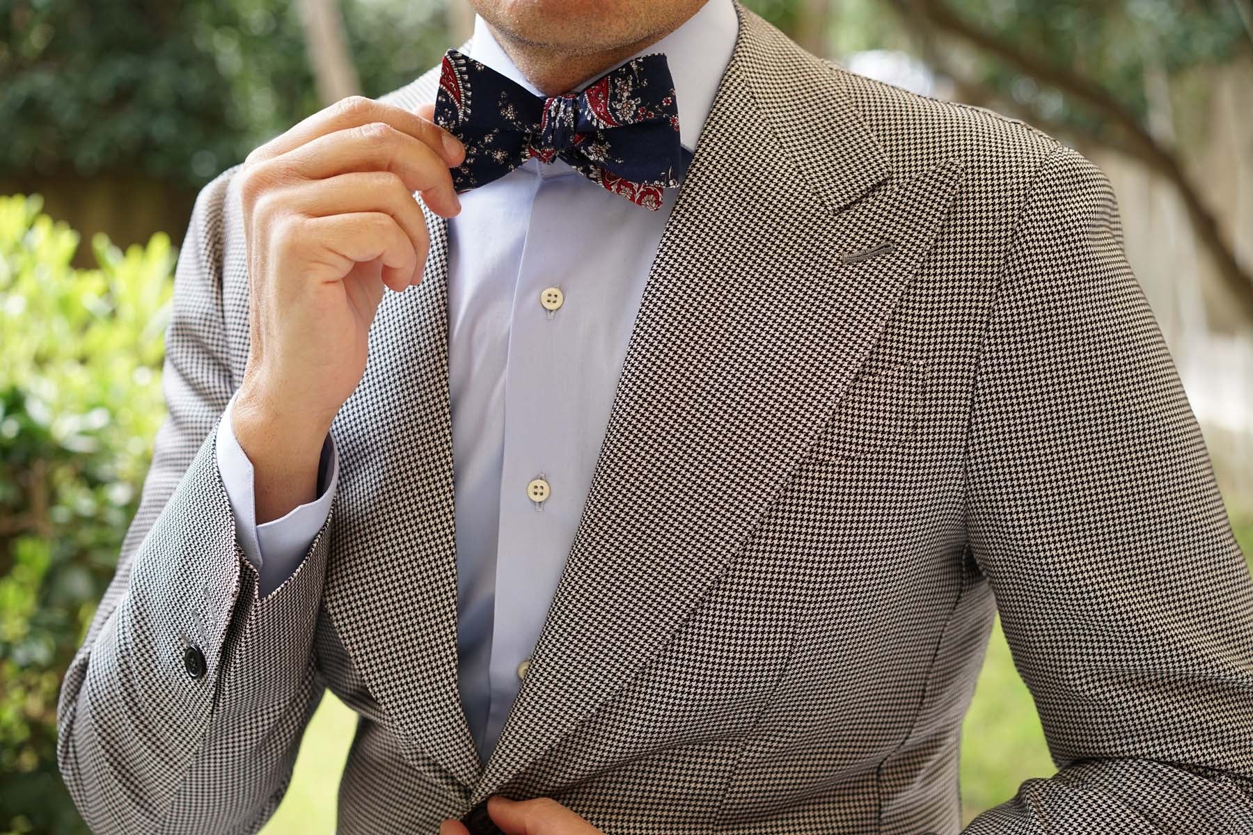 Trasimeno Blue with Red Paisley Self Bow Tie