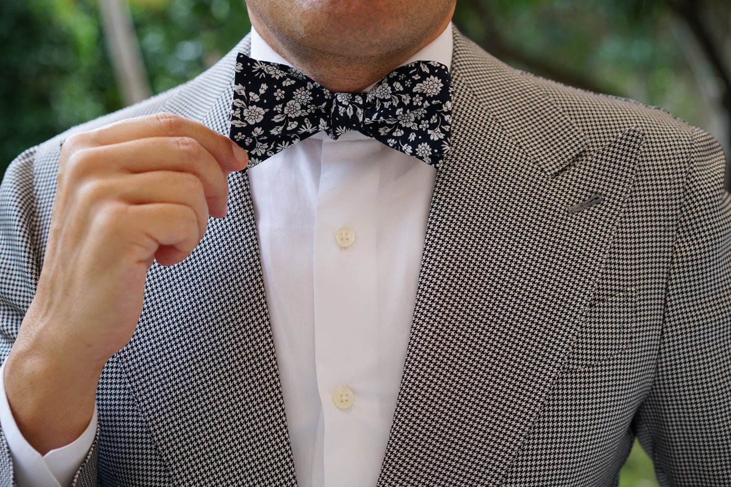 Seoul Forest Dark Navy Floral Self Bow Tie