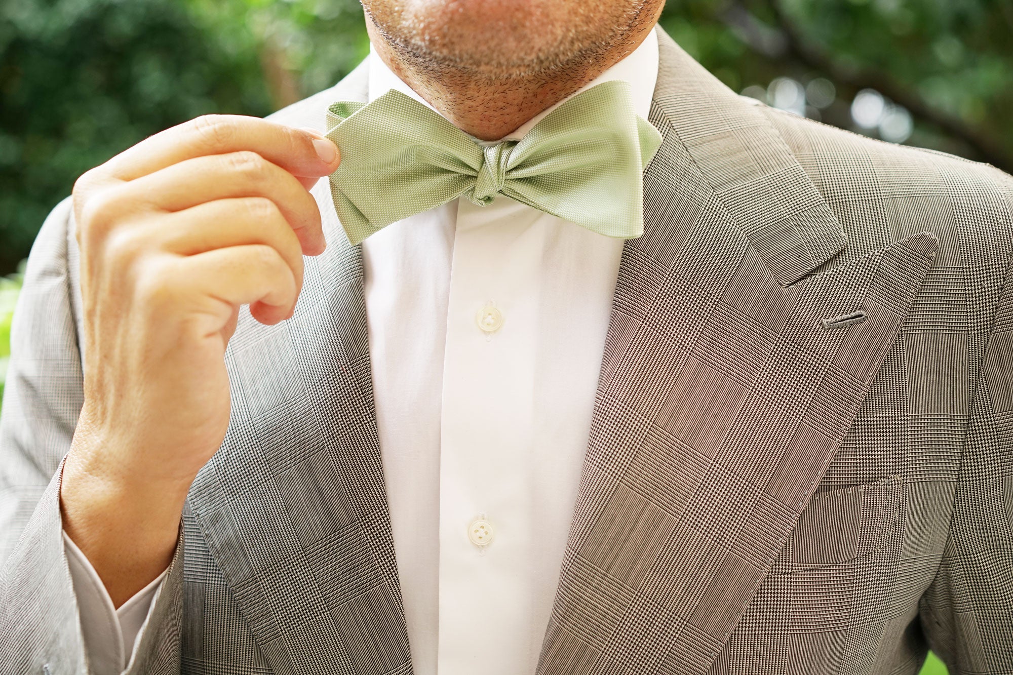 Light Mint Pistachio Green Self Tie Diamond Tip Bow Tie