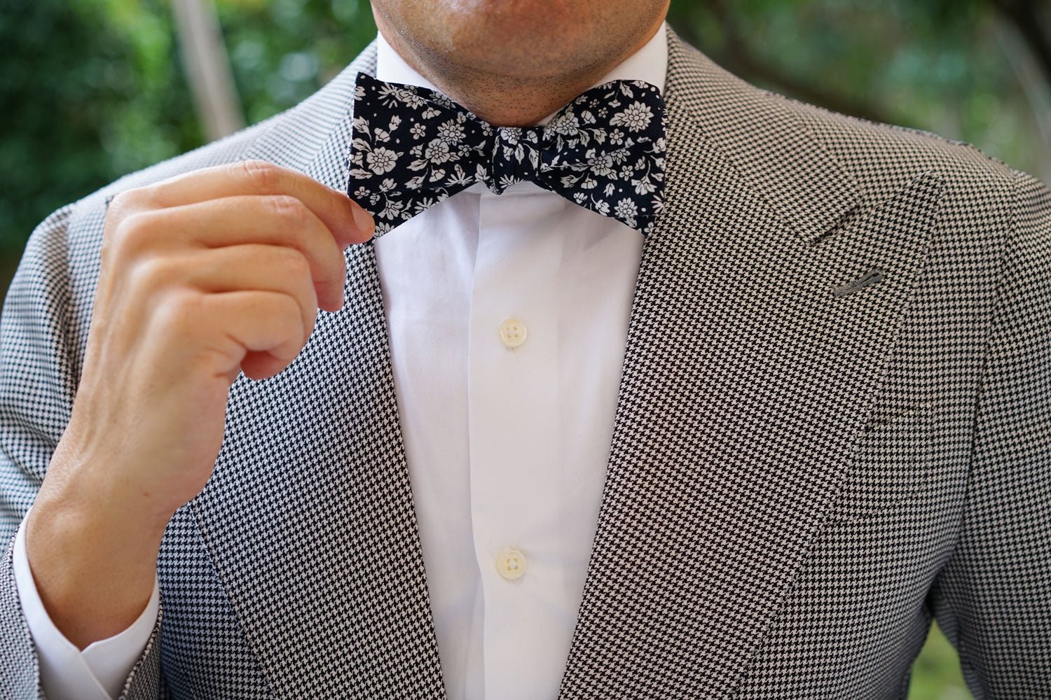 Seoul Forest Dark Navy Floral Self Bow Tie