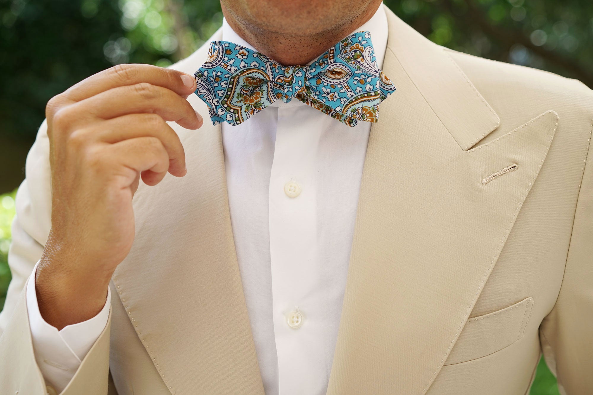 Isola Comacina Blue Paisley Diamond Self Bow Tie