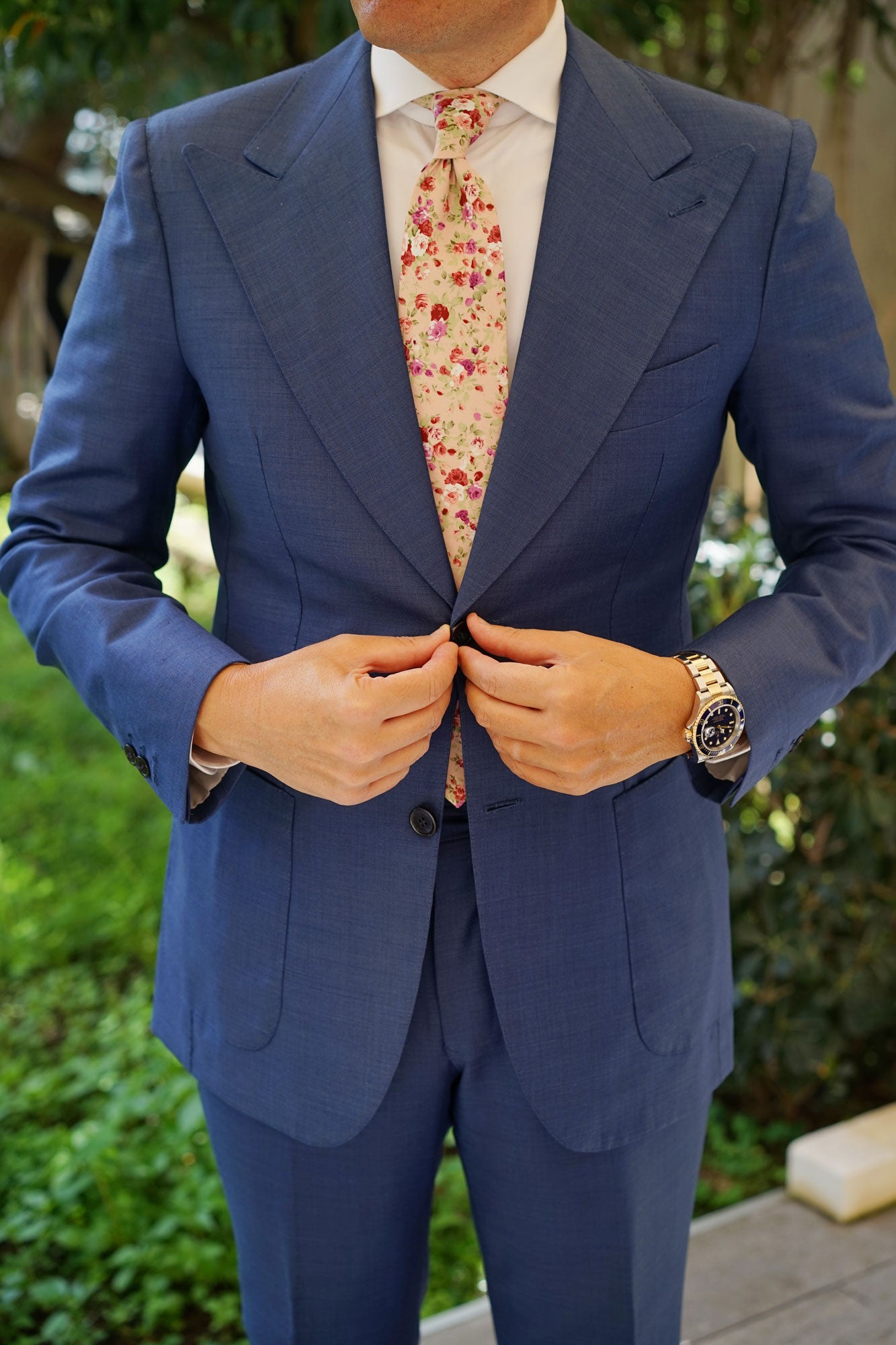 Les lysées Floral Necktie