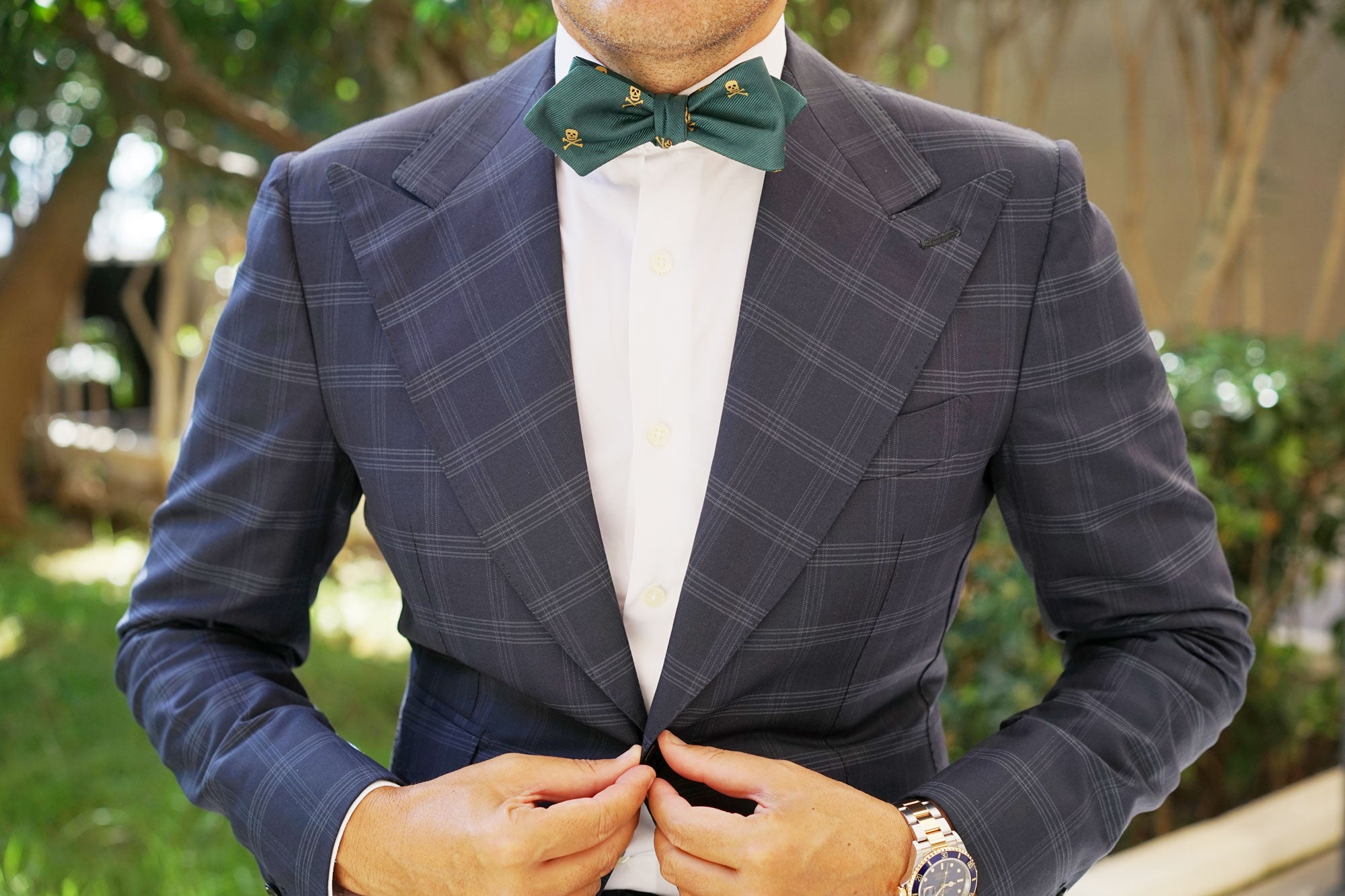 Skull & Crossbones Green Diamond Self Bow Tie