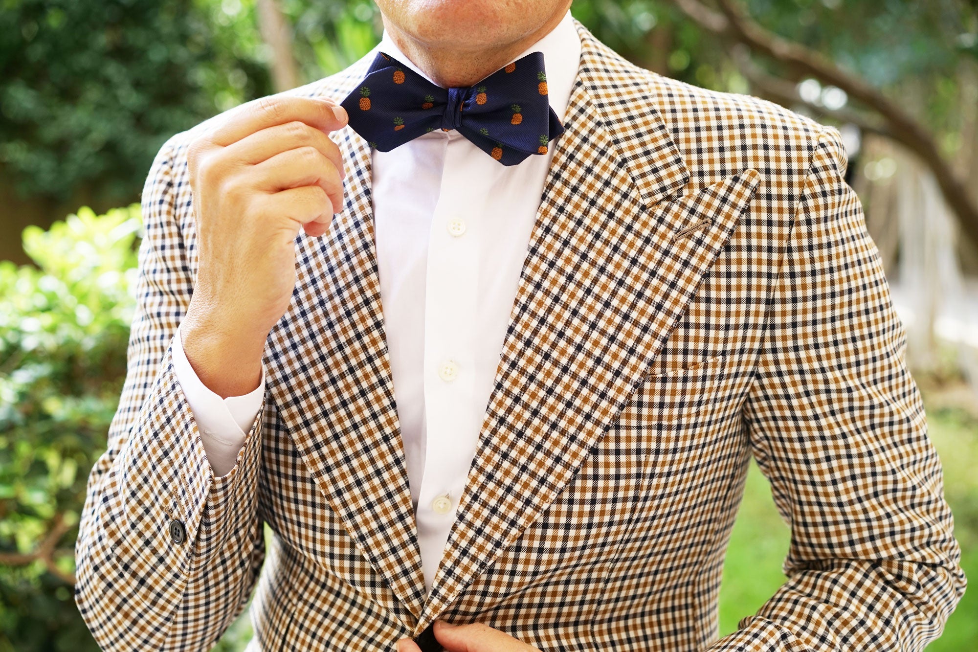 Pineapple Diamond Self Bow Tie