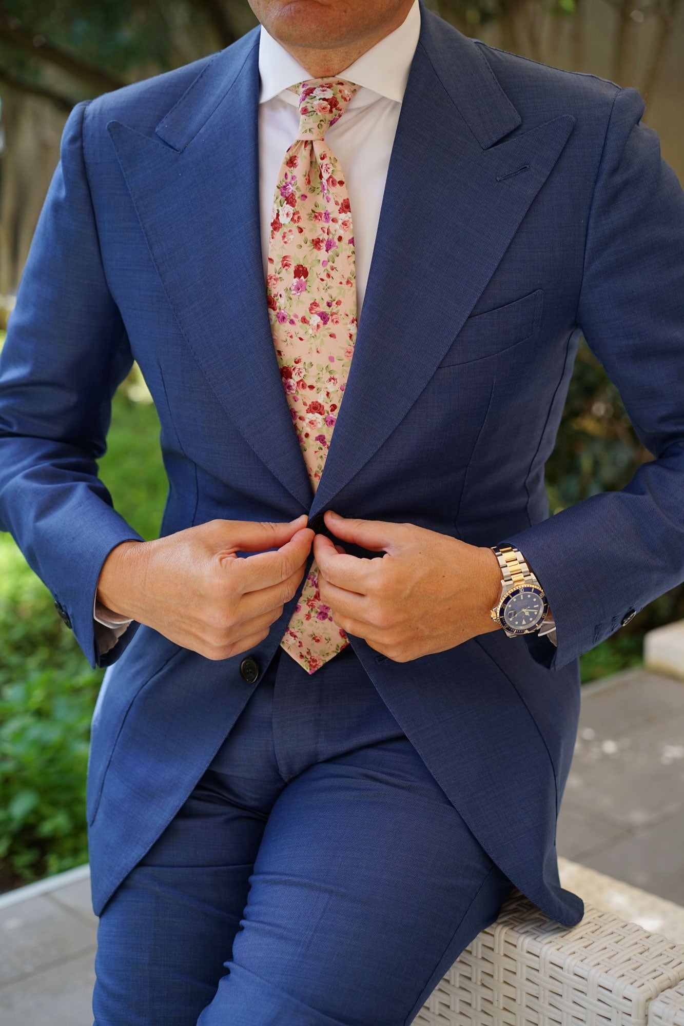 Les lysées Floral Necktie