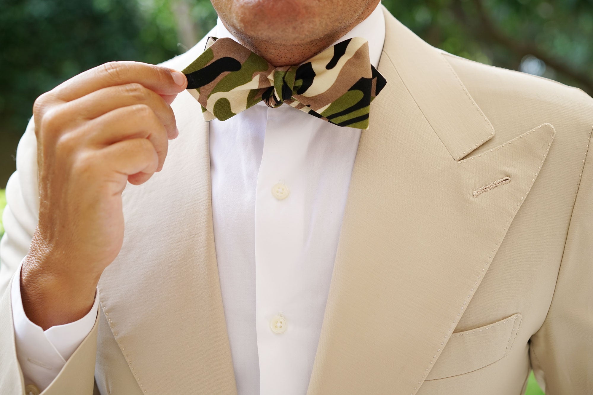 Jungle Green Camo Diamond Self Bow Tie