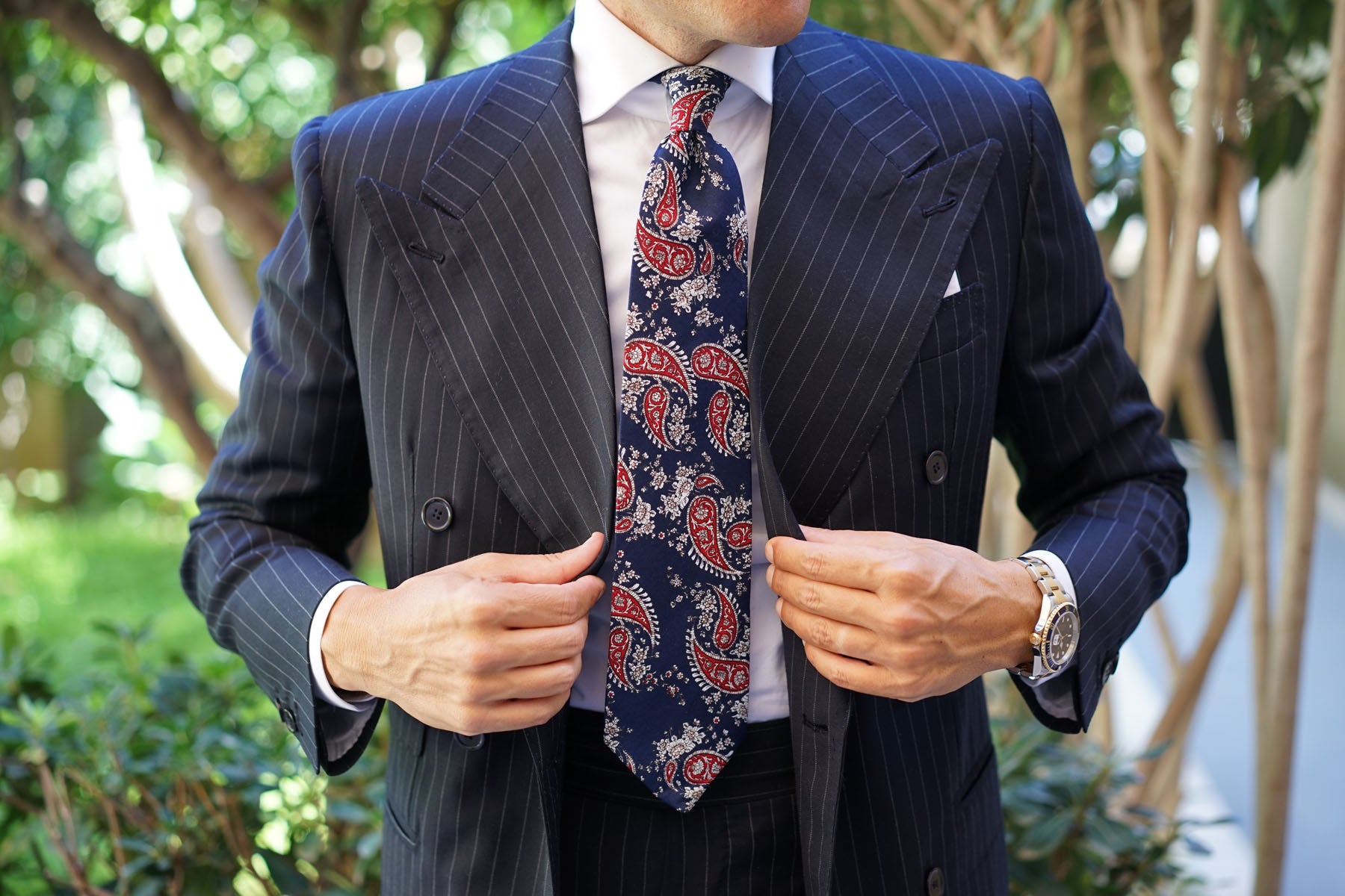 Trasimeno Blue with Red Paisley Tie