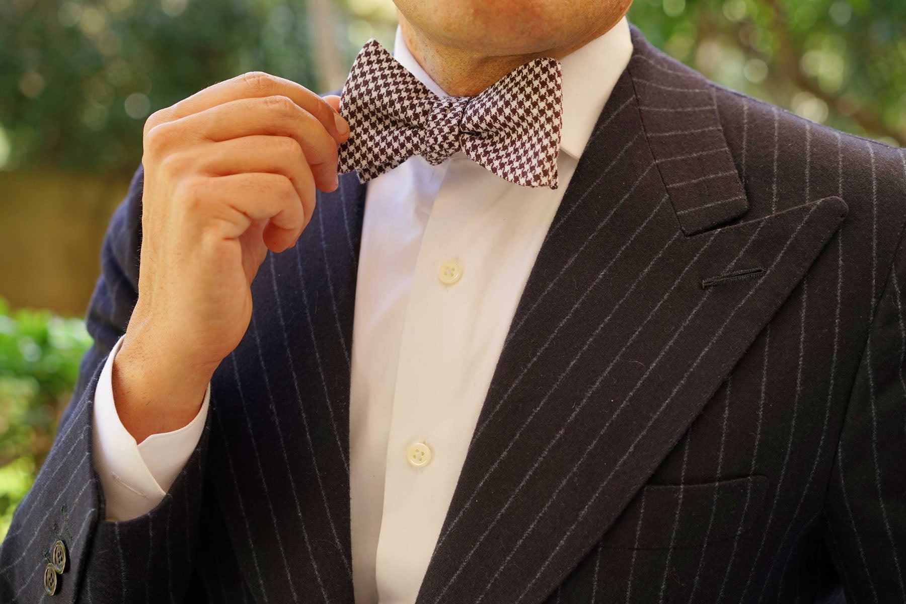 Cappuccino Houndstooth Brown Linen Self Bow Tie