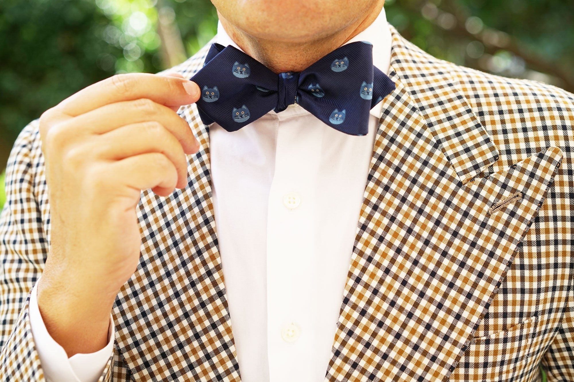 Cheshire Cat Face Diamond Self Bow Tie