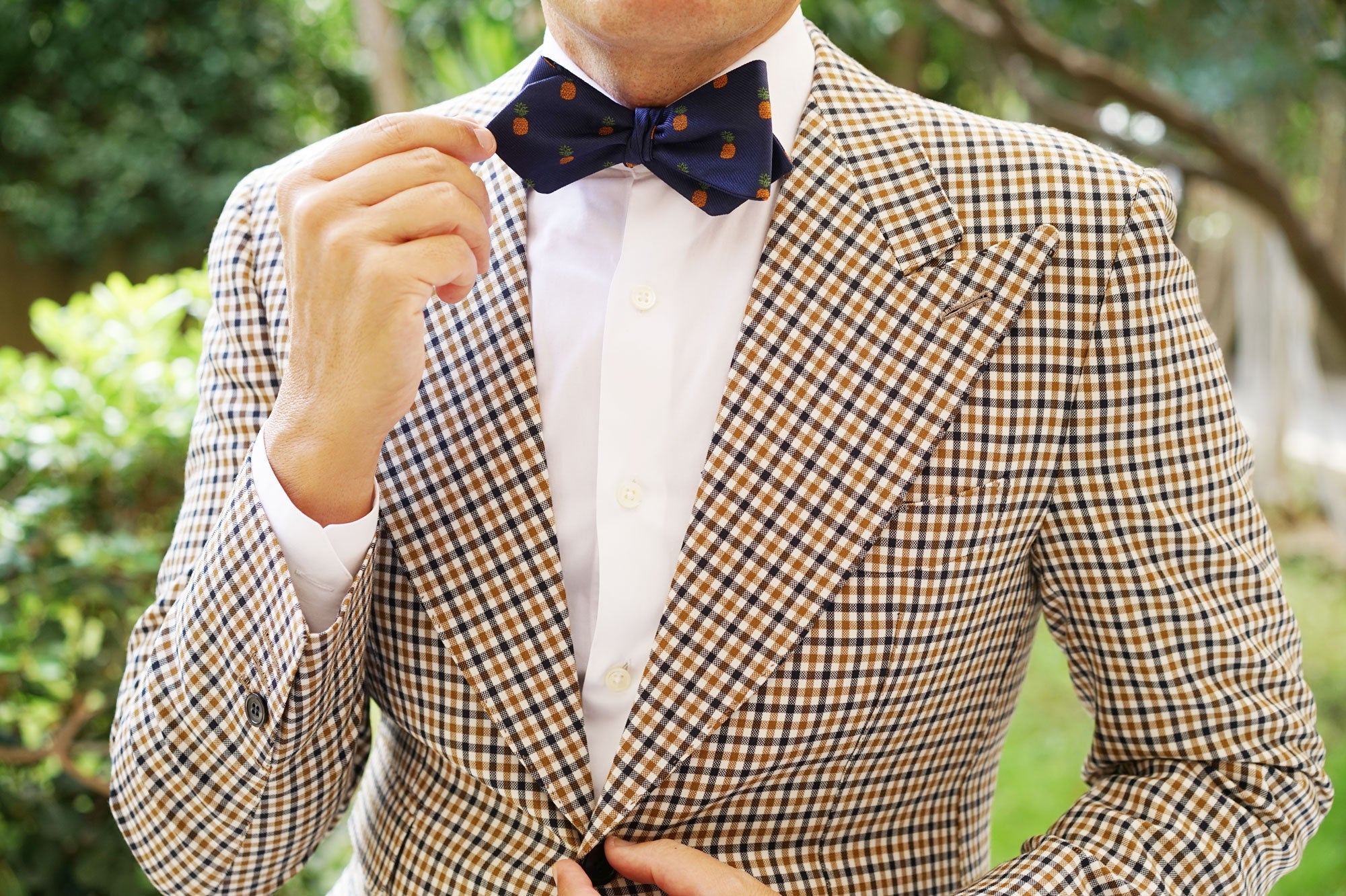 Pineapple Diamond Self Bow Tie