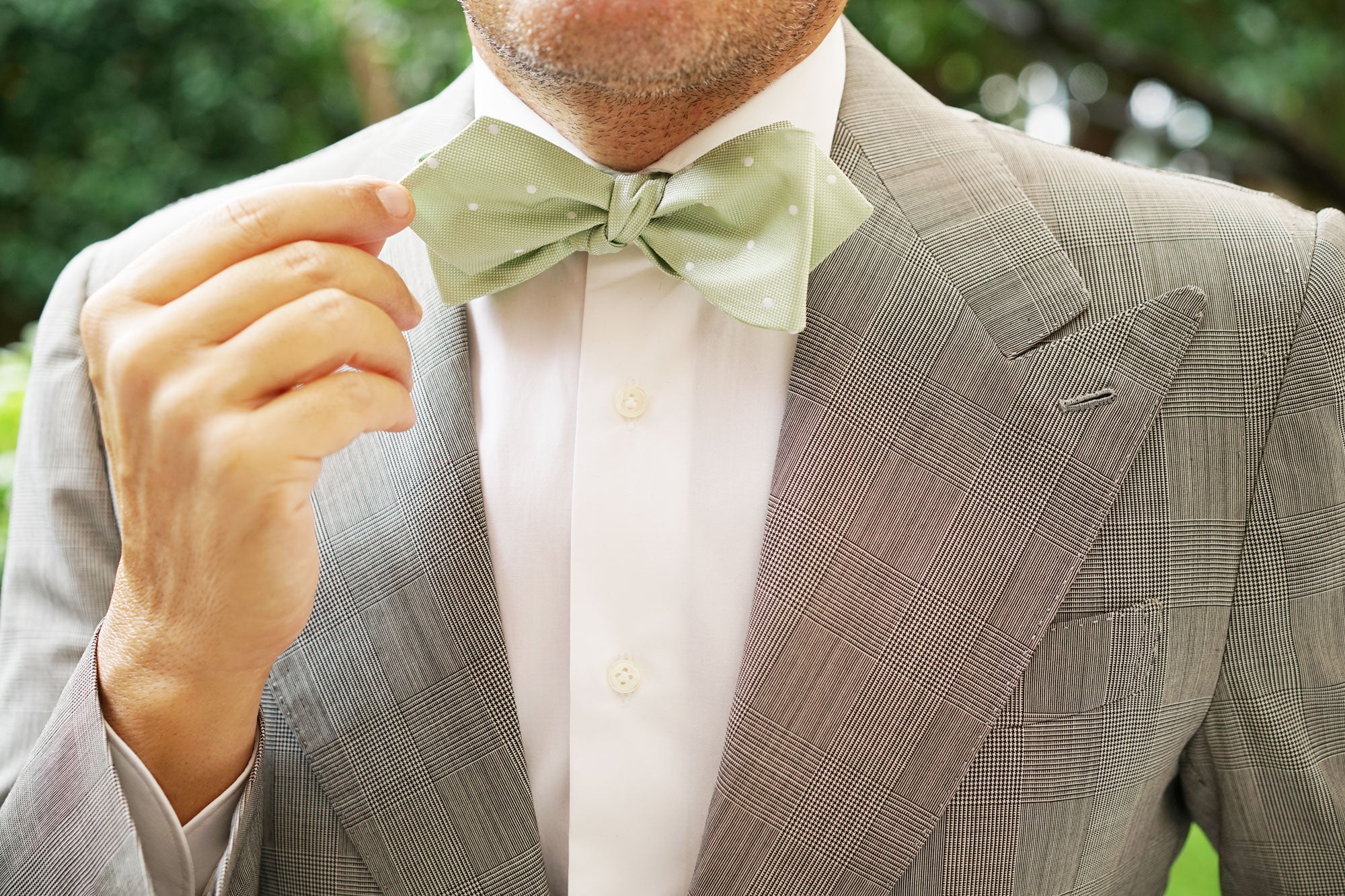 Light Mint Pistachio Green with White Polka Dots Self Tie Diamond Tip Bow Tie