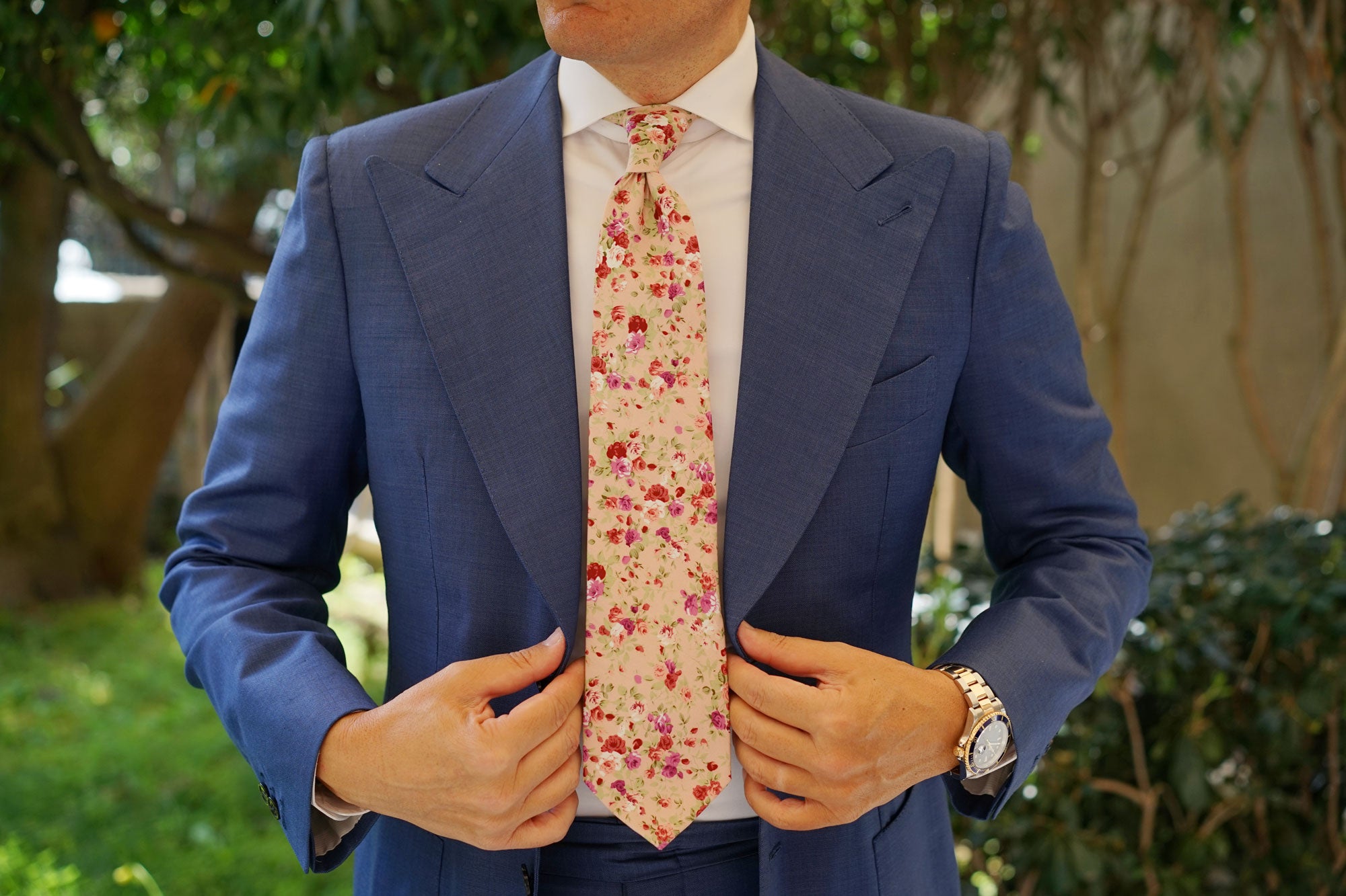 Les lysées Floral Necktie