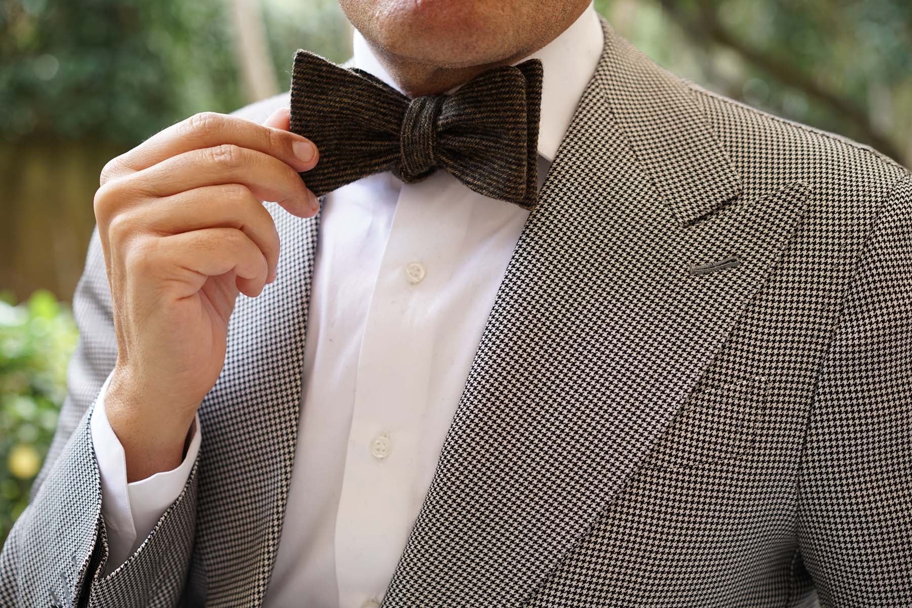 Lincoln Wool Self Bow Tie