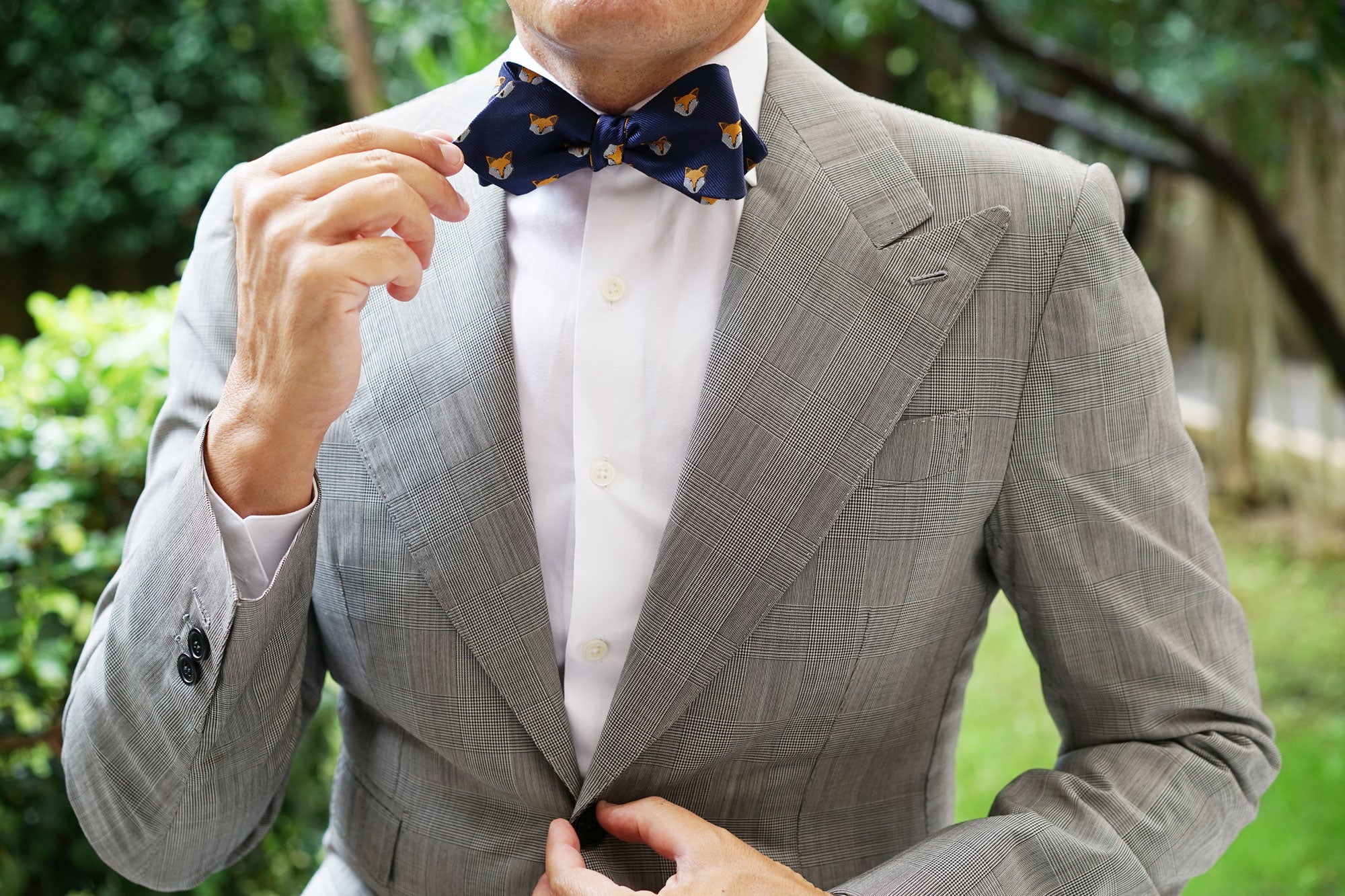 Tibetan Sand Fox Diamond Self Bow Tie