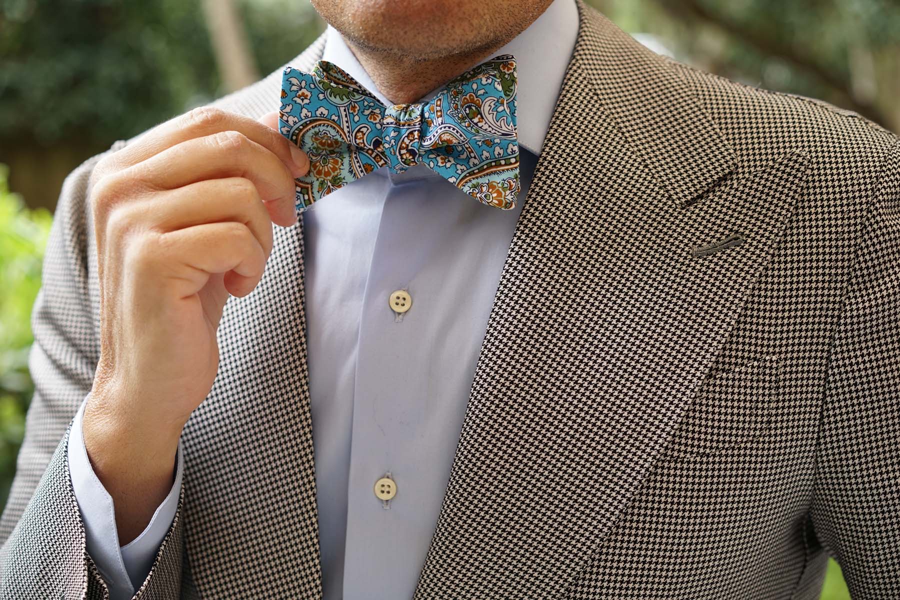 Isola Comacina Blue Paisley Self Bow Tie