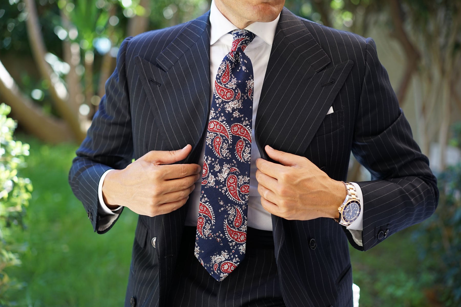 Trasimeno Blue with Red Paisley Tie