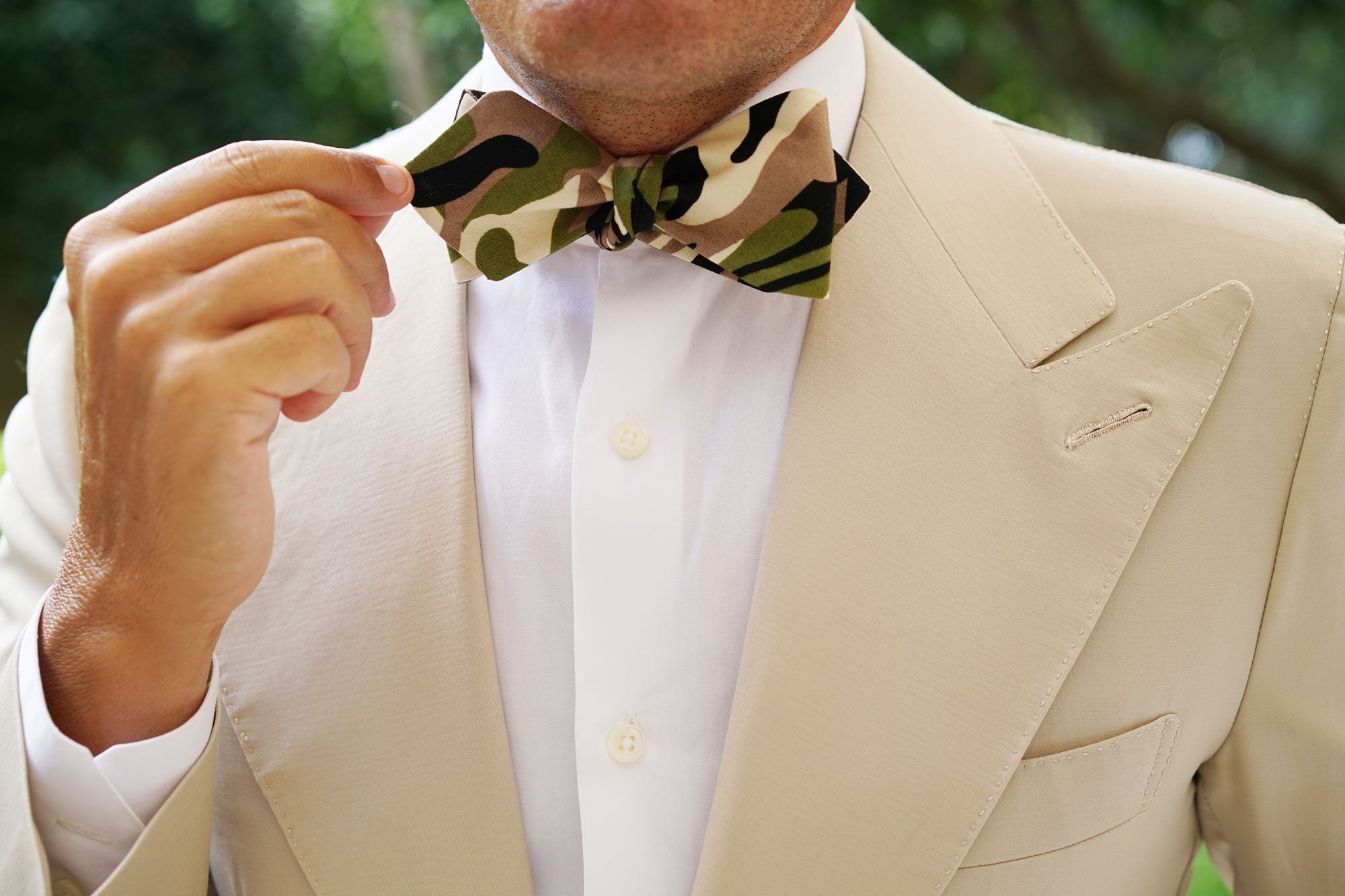 Jungle Green Camo Diamond Self Bow Tie