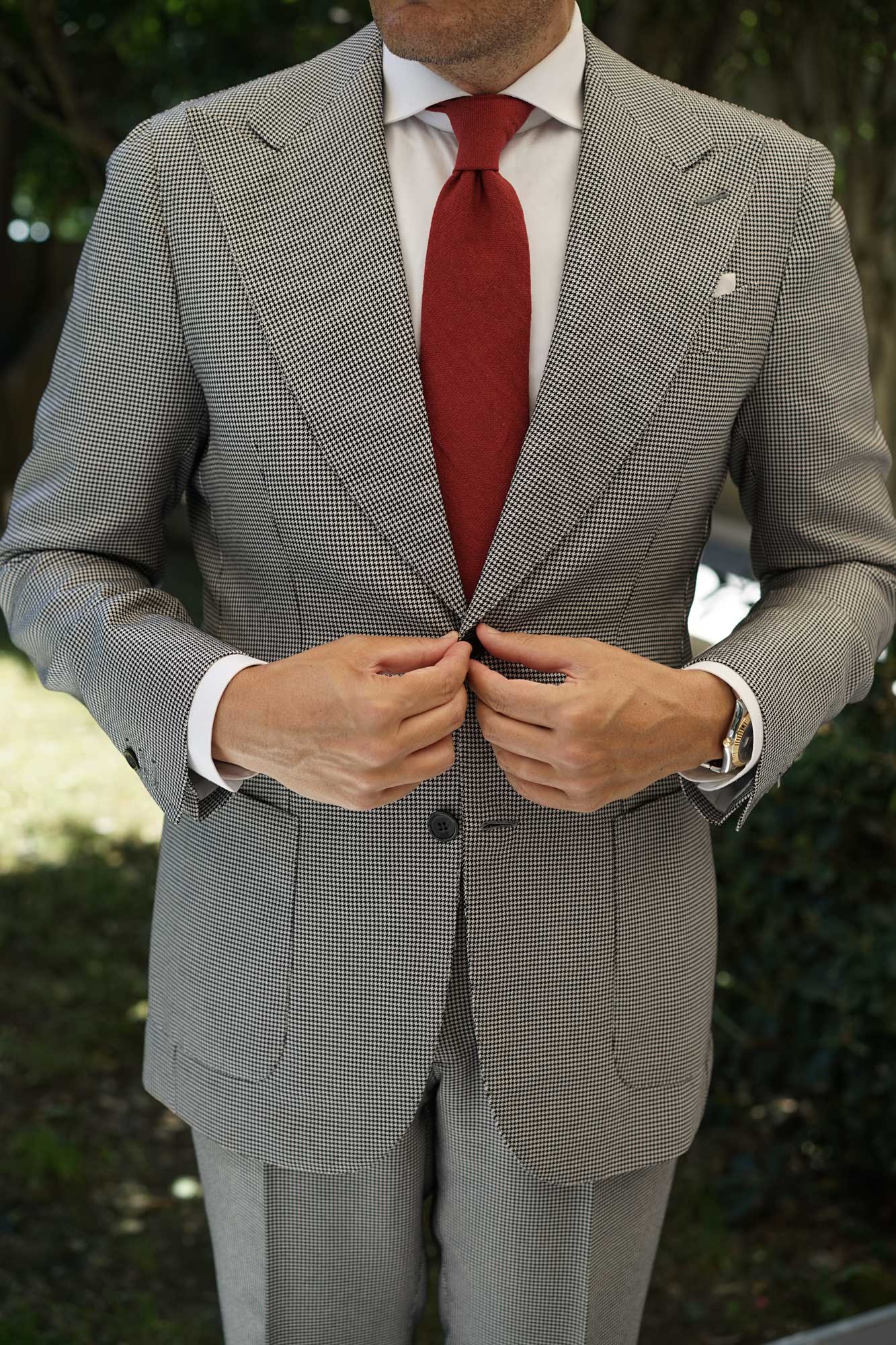 Carmine Burgundy Linen Necktie