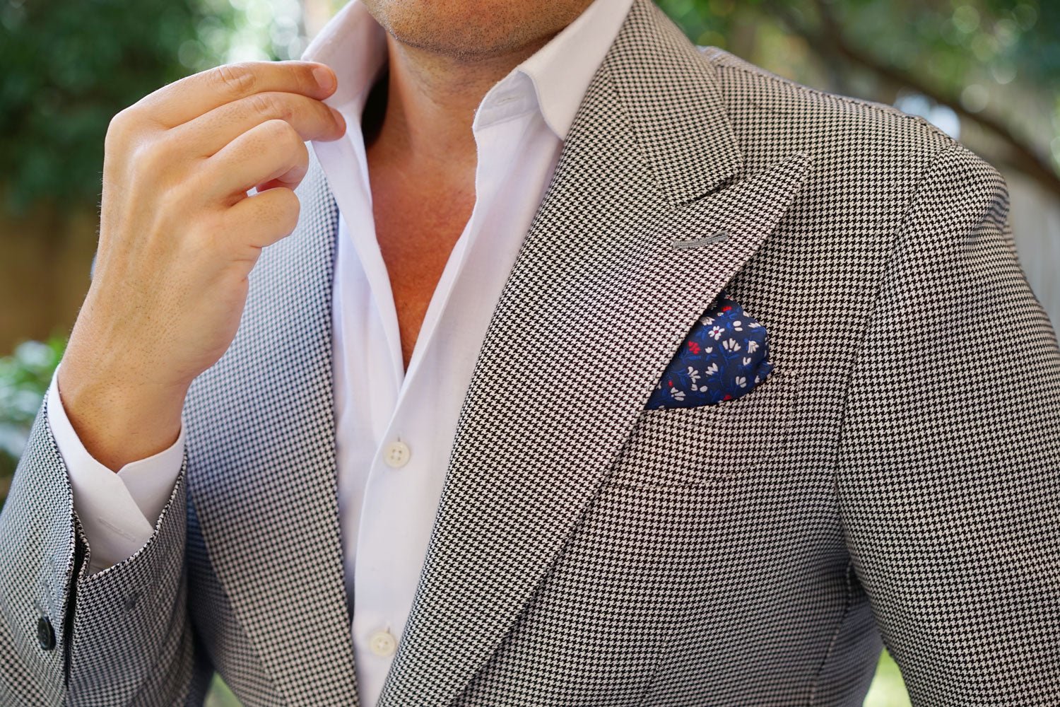 Jardin des Tuileries Navy Floral Pocket Square