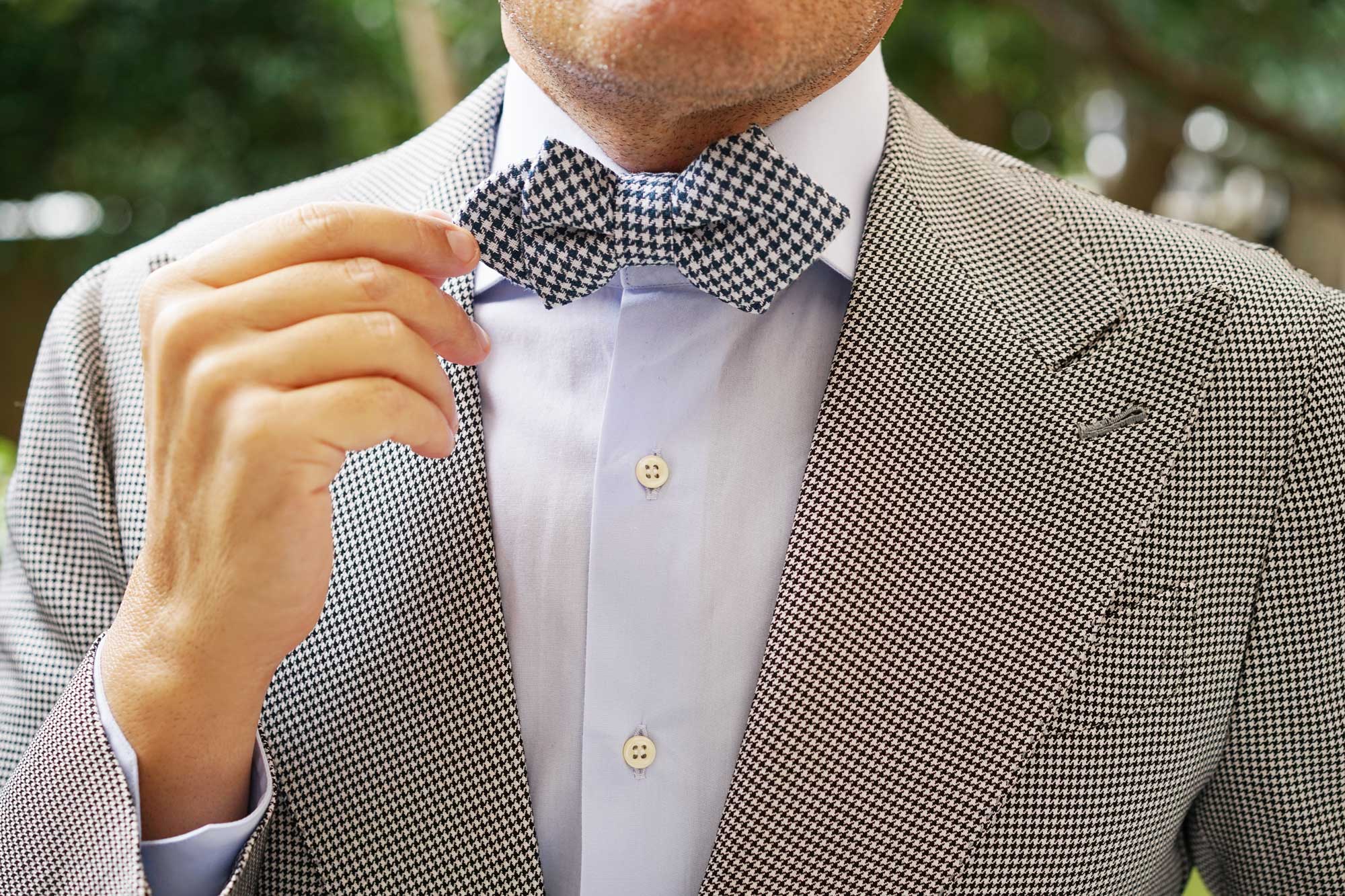 Blue Houndstooth Raw Linen Diamond Bow Tie