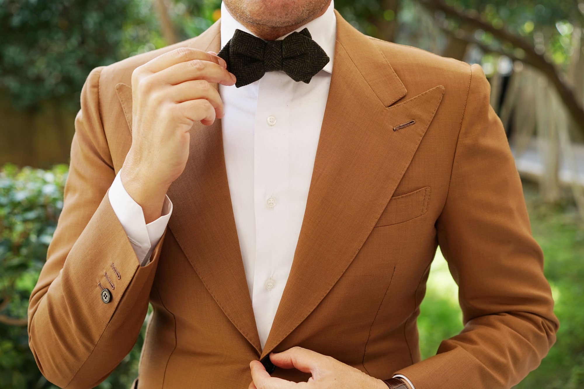 Essex Green Herringbone Textured Wool Diamond Bow Tie