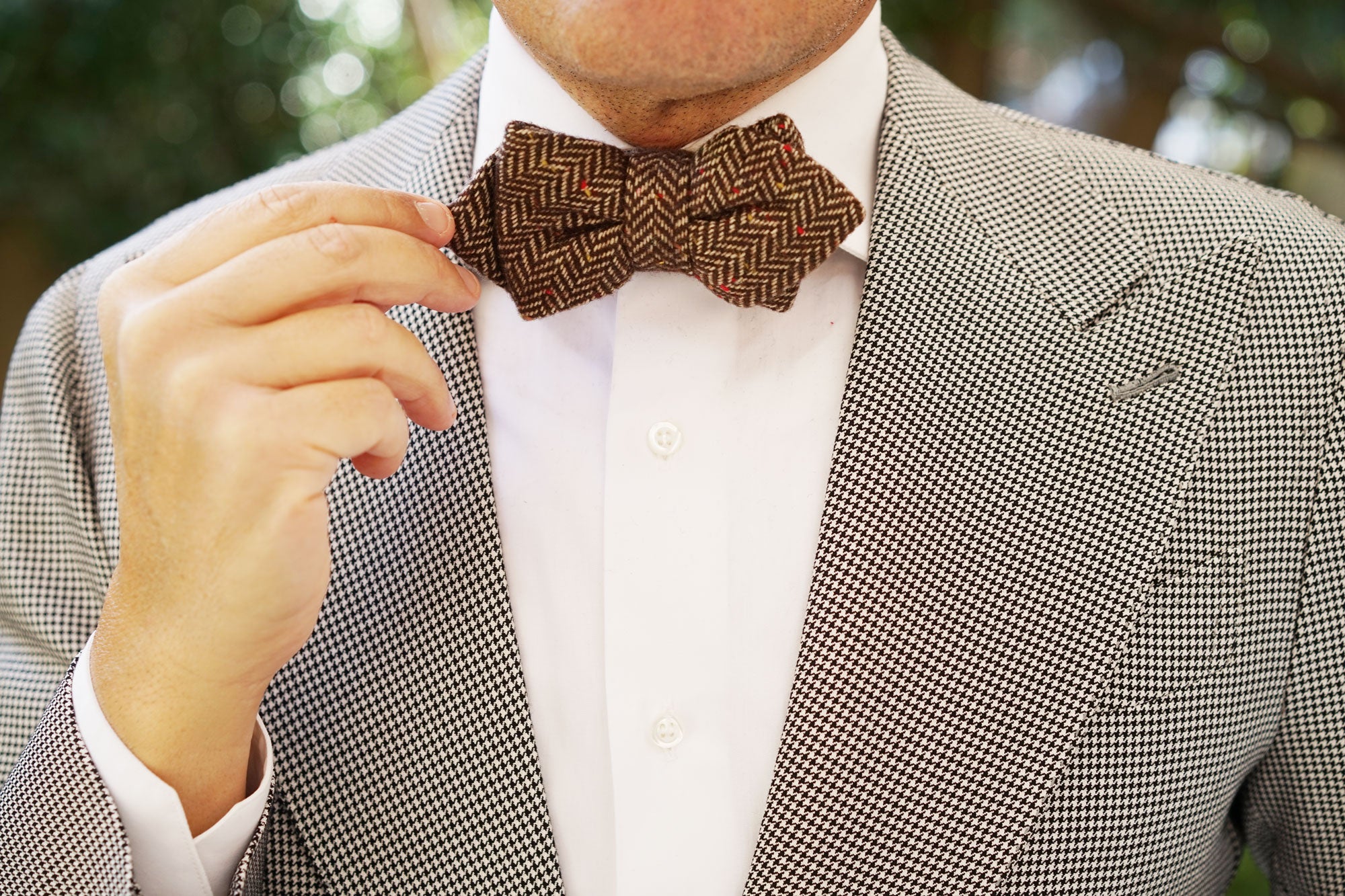 Herringbone Chestnut Wool Diamond Bow Tie