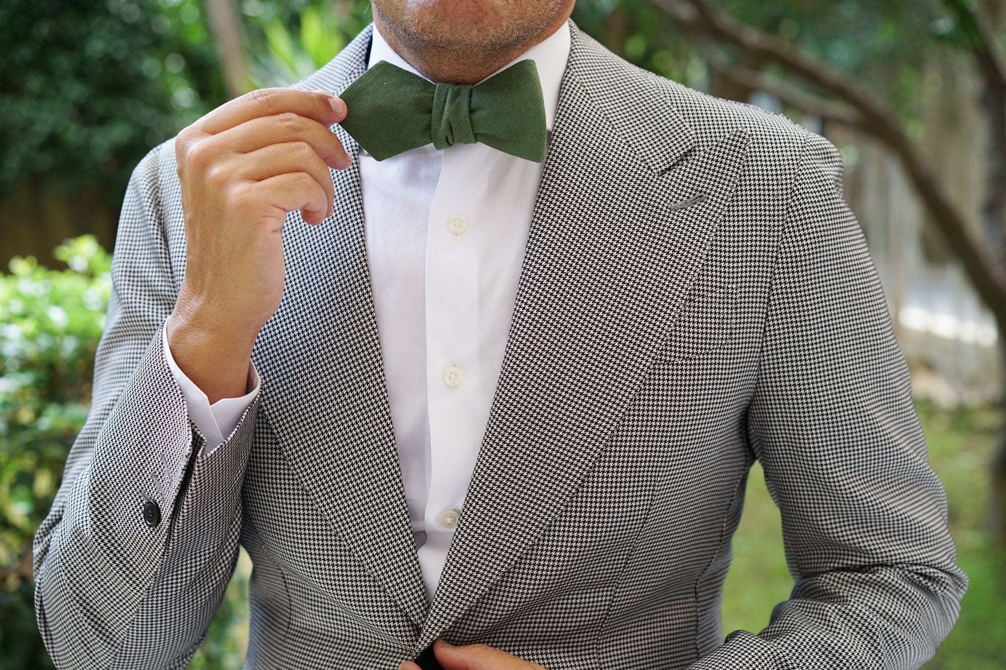 Hunter Green Slub Linen Diamond Self Bow Tie