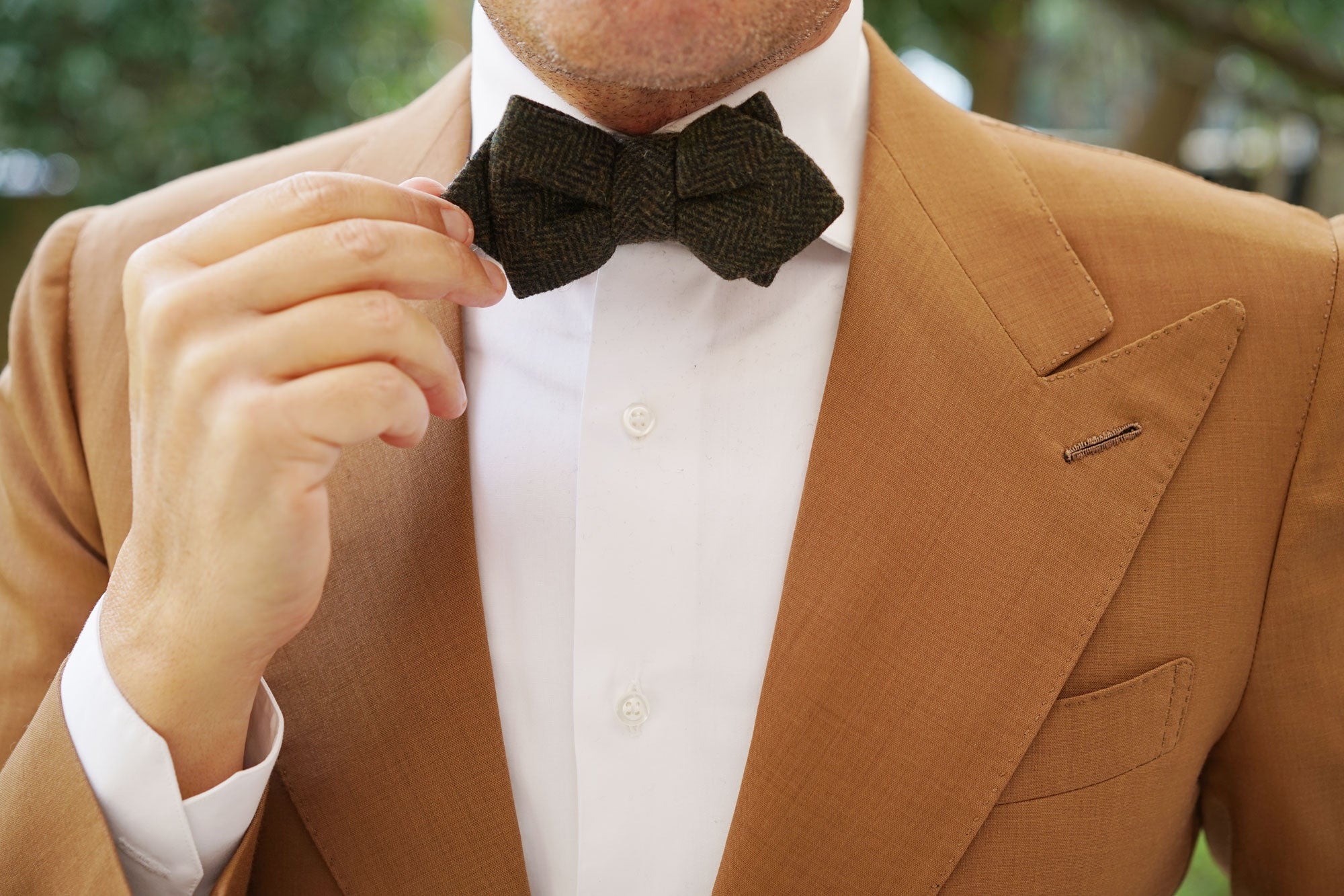 Essex Green Herringbone Textured Wool Diamond Bow Tie