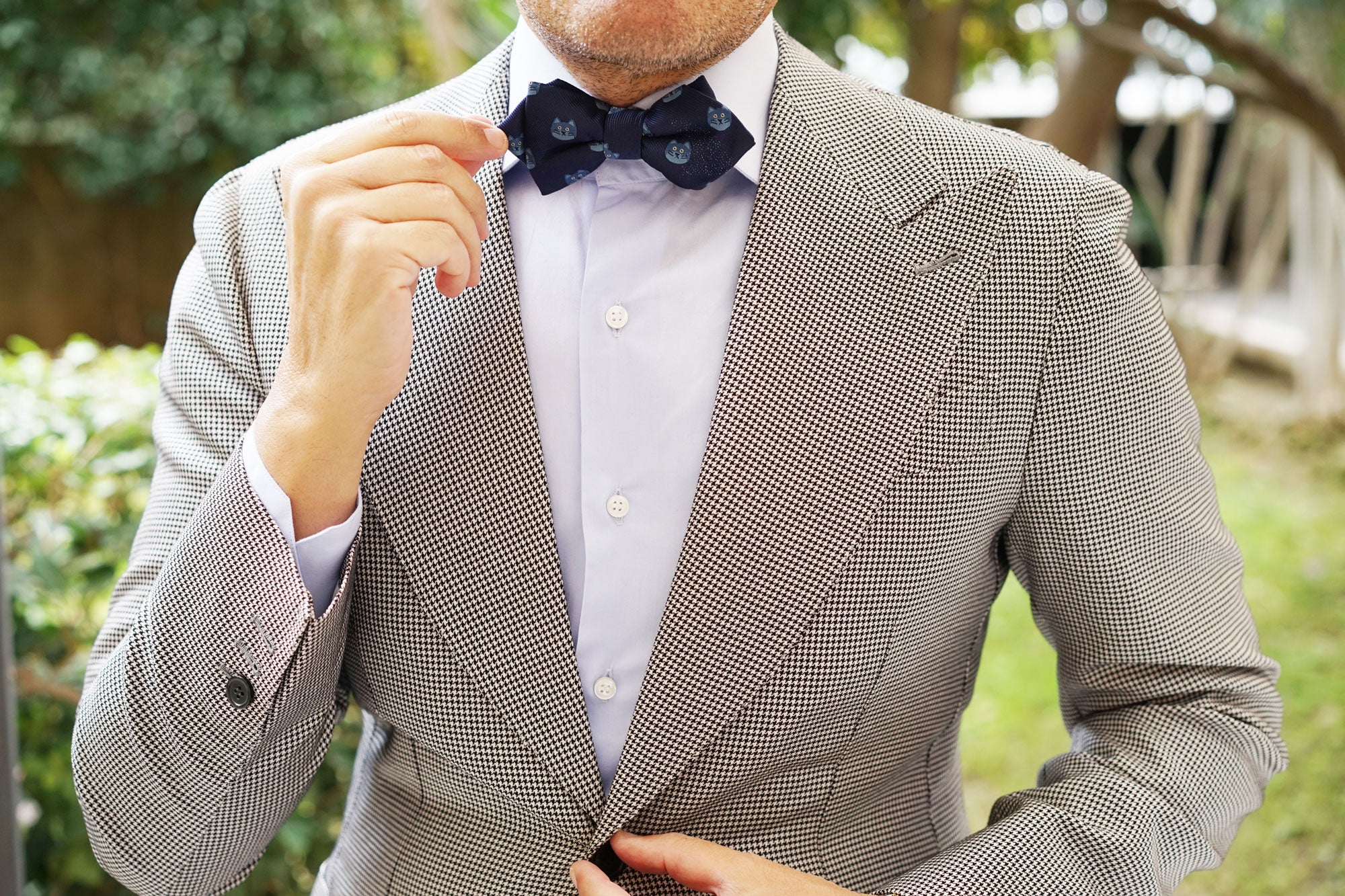 Cheshire Cat Face Diamond Bow Tie