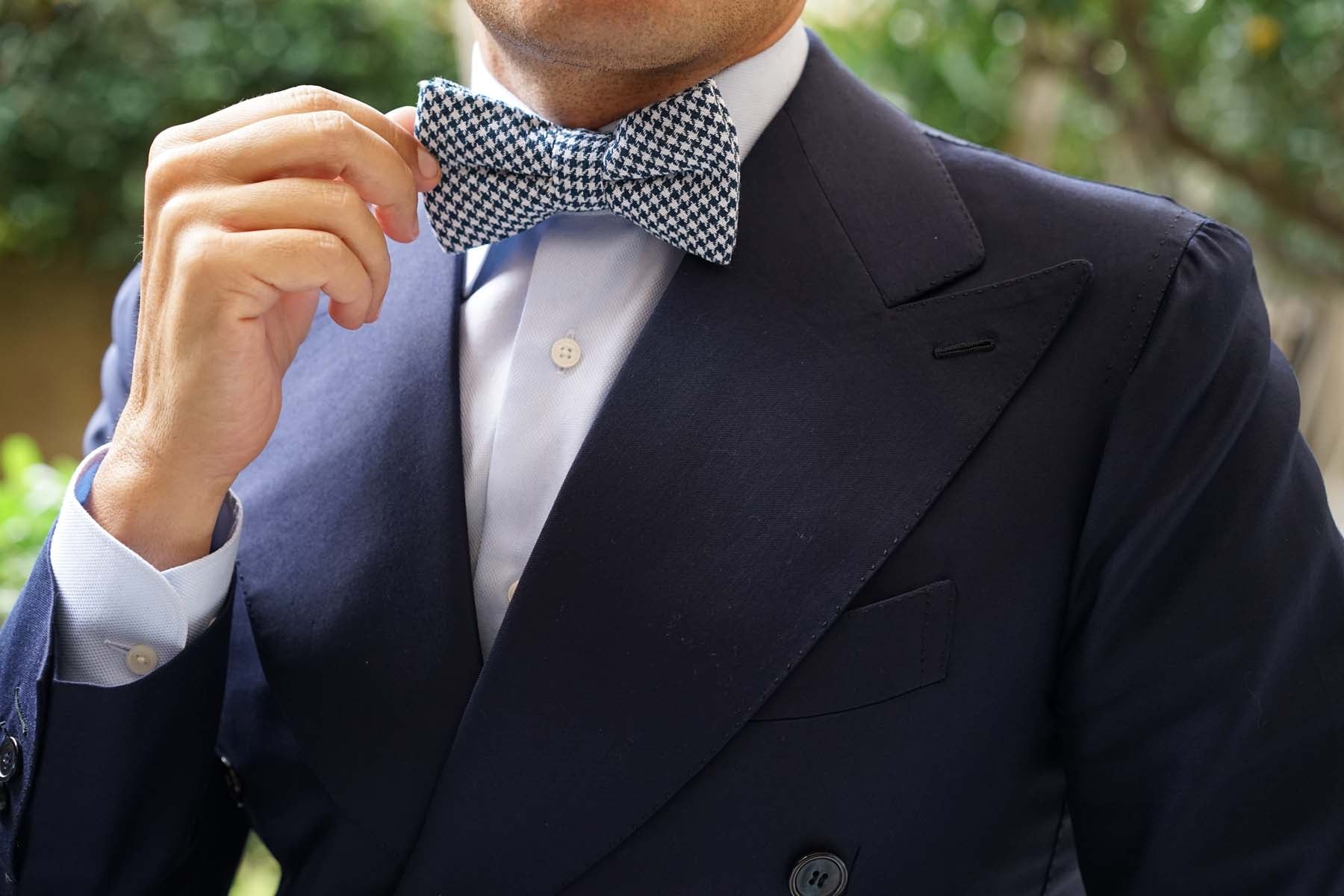 Blue Houndstooth Raw Linen Bow Tie