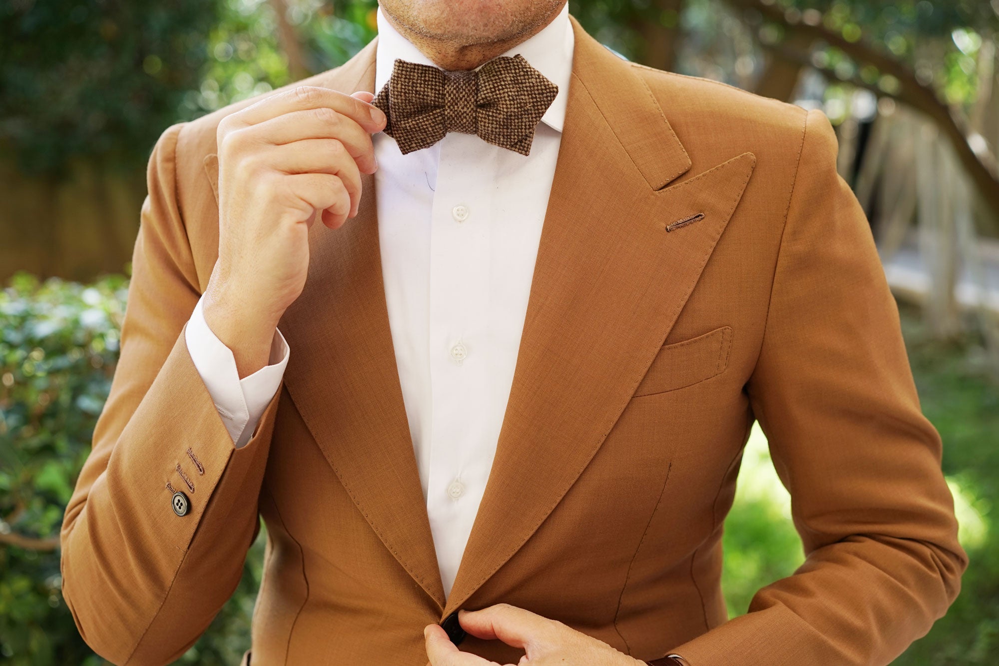 Brown Caramel English Wool Diamond Bow Tie