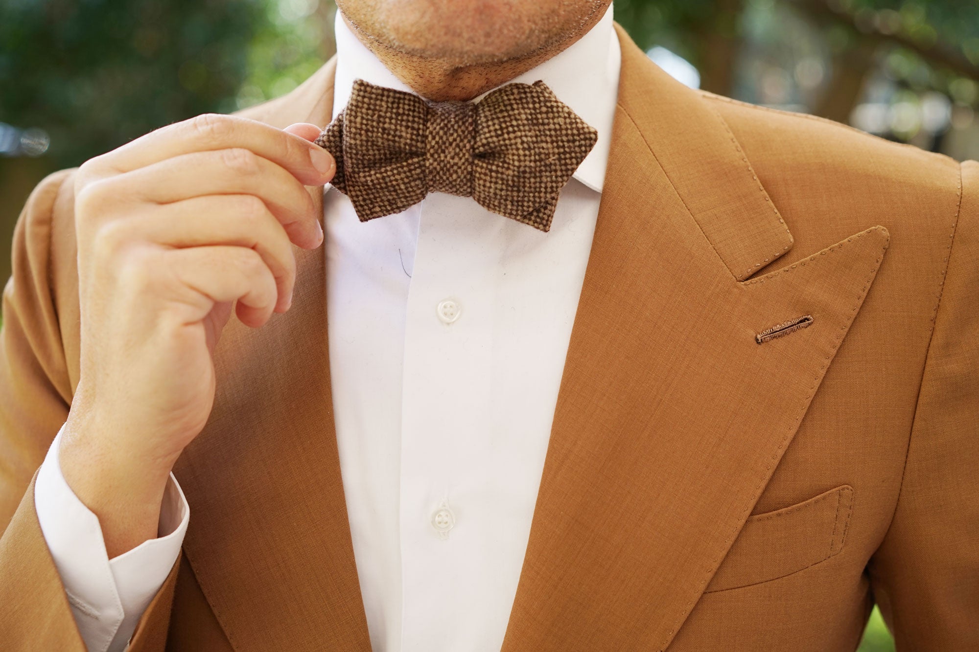 Brown Caramel English Wool Diamond Bow Tie