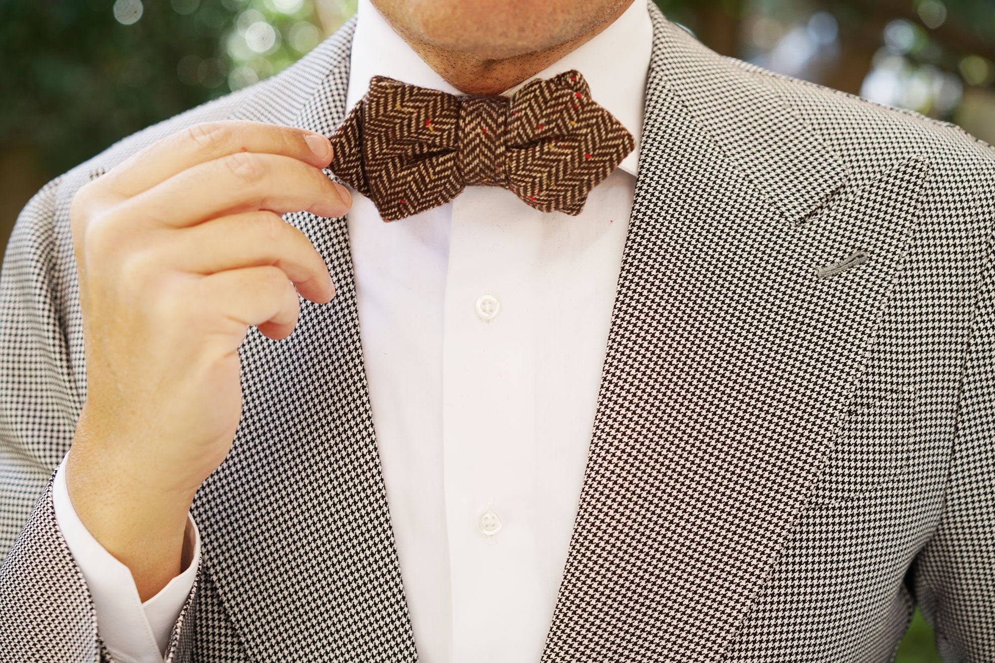 Herringbone Chestnut Wool Diamond Bow Tie