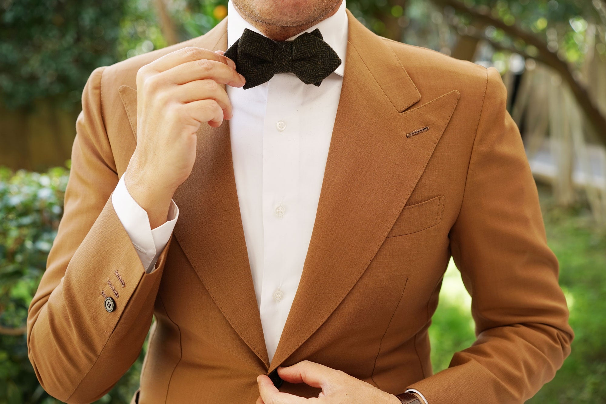 Essex Green Herringbone Textured Wool Diamond Bow Tie