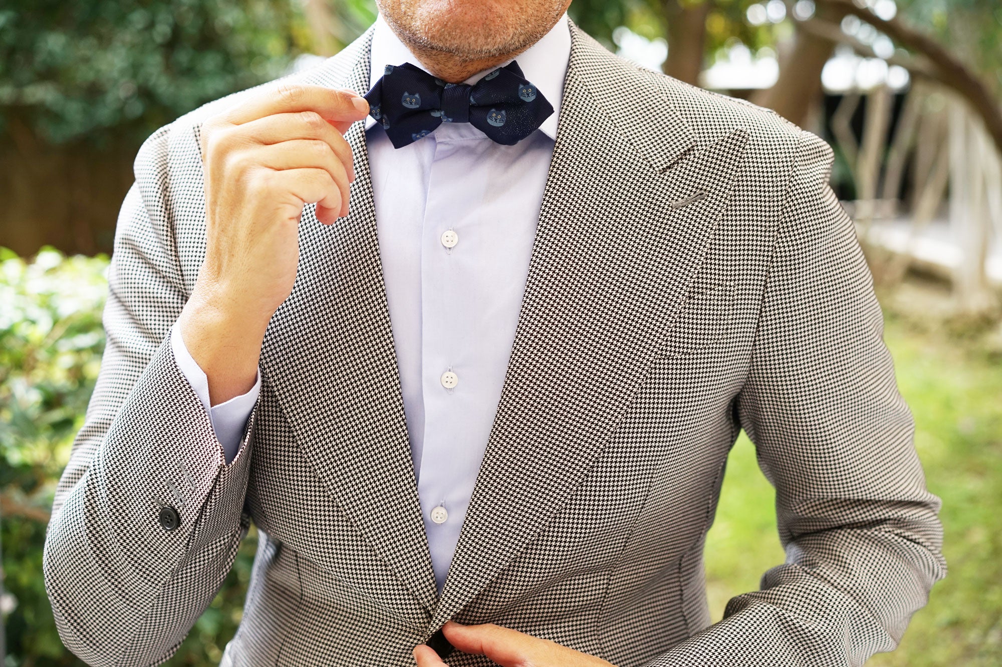 Cheshire Cat Face Diamond Bow Tie